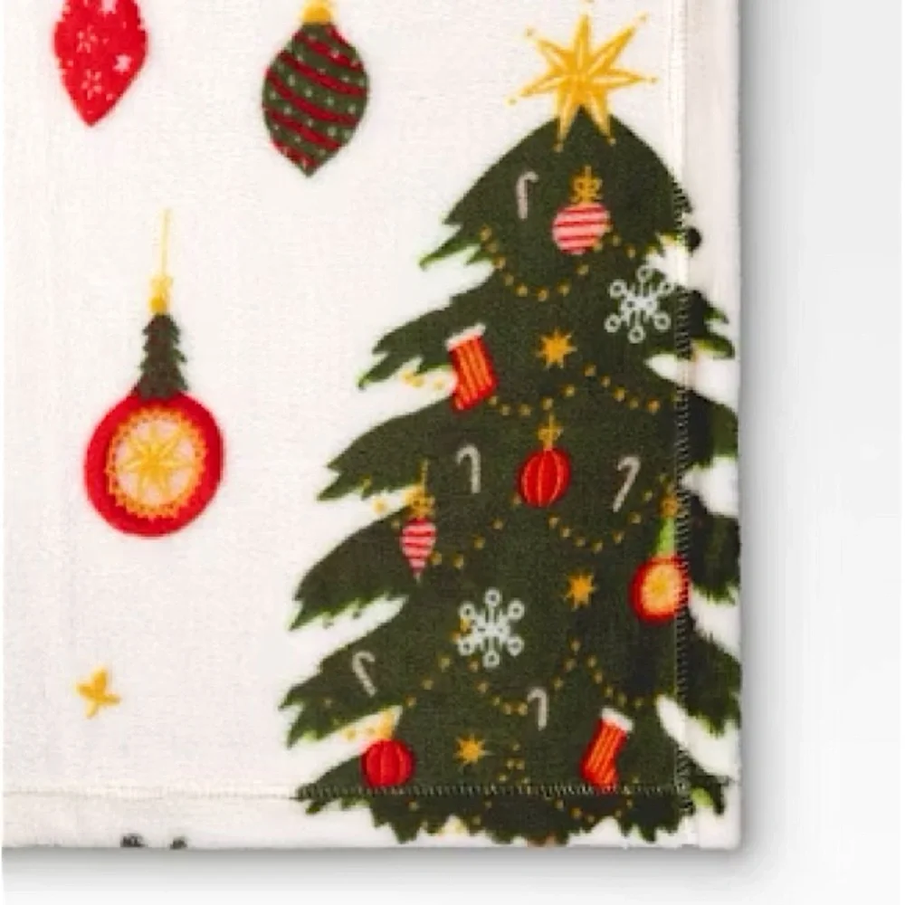 🎄 Target Wondershop Holiday Ivory Festive Dog Cat Plush Soft Throw Blanket Cozy